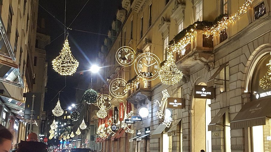 Affitti, Montenapoleone a Milano la via del lusso più cara al mondo: è una città internazionale